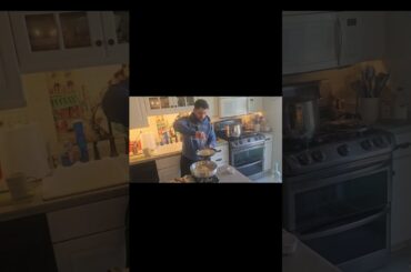 How to Make Pasta Vongole (Pasta with Clams)