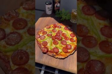 Italian Pizza #shorts #yummyfood #pizza #italiancooking #homemade #restaurantstyle #relaxing