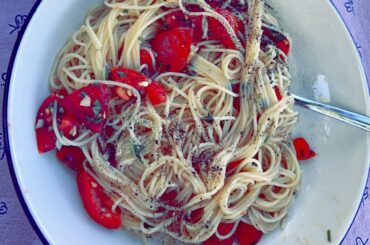 Angel hair w/ tomatoes, garlic, and basil 🍅🧄🌿