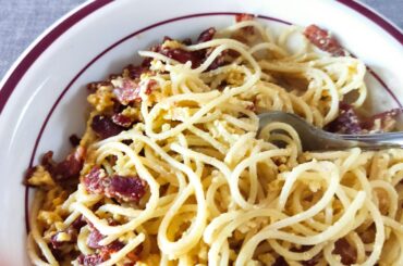 Every time i make carbonara with parmesan it becomes grainy like this wtf?