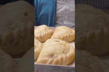 How Filled Cornish Pasties Are Kept Together #Food #Pasty #Recipe #Cooking