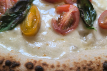 Upsidedown "Margherita". 62% hydration.