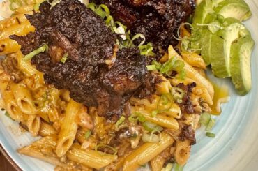 Oxtails penne pasta.