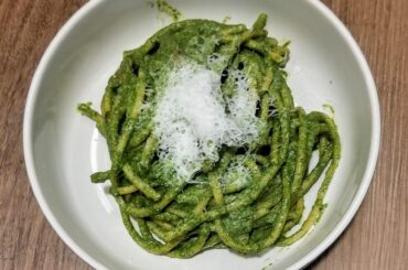 Weeknight Bucatini with Spinach Sauce