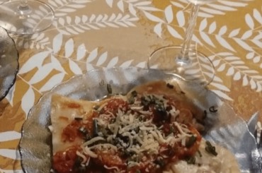 Ravioli of ham and cheese, the secret of this, is Made with pie dough