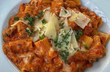 DELICIOUS MOZTACHOLES BOLOGNESE & CHEESE