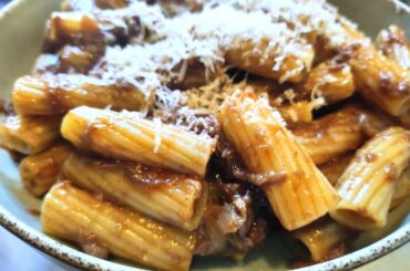 Pasta with Sugo di Coda alla vaccinara