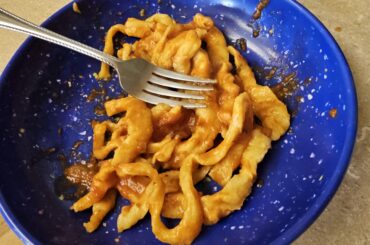 I got board this morning and tried by hand a making pasta. It didn't go very well.