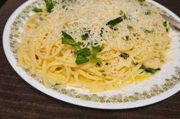 Shrimp scampi with linguine