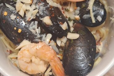 Mussels, Shrimp, and Spaghetti