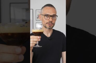 The Shakerato: An #italian #icedcoffee that's shaken, not stirred #recipe #coffee #cafe #drink