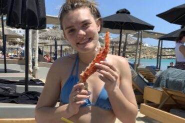 Mother and Daughter Scammed Into Paying $640 for Greek Meal