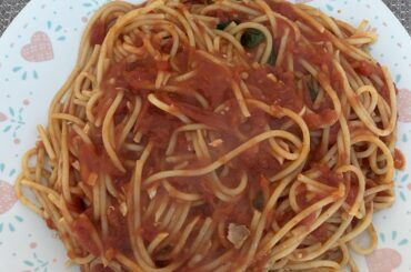 First crack at cooking pomodoro. Pleasantly surprised at how easy it was to make such a basic yet tasty dish!