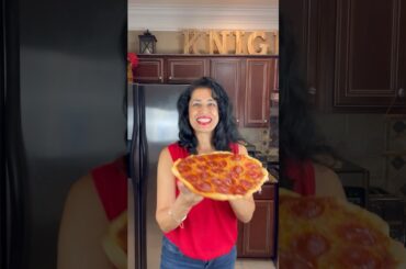 Easy Homemade Pizza!!!! Recipe in video description