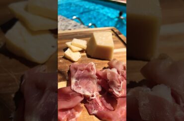 Is this the Best Summer White Wine? #shorts #pairs well with wine #chilled white wine