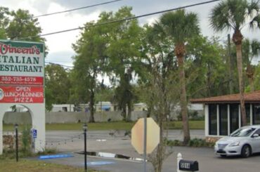 Vincent’s in Mount Dora is Delicious Old School Italian Food!