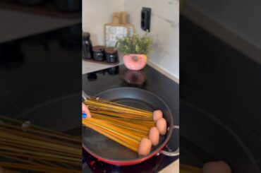 Sausage spaghetti, Spaghetti alla salsiccia