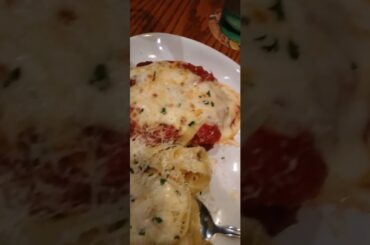 Olive Garden's Tour of Italy, Calamari, Breadsticks & Salad in Vestal, NY! #olivegarden #nyfoodie
