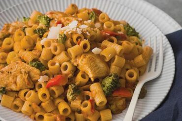 Chicken pasta with broccoli