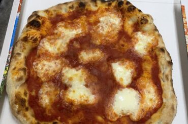 80% Hydration. Asked my local pizzeria if I can bring them my doe and they put it in the gas oven. Doe was not easy to work with. Mozzarella Buffala