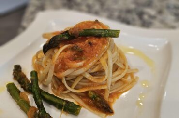 Tartufo linguine with asparagus and tomato sauce