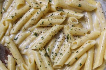 Garlic and herb cream sauce