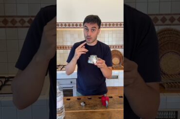 How to use a moka to make coffee