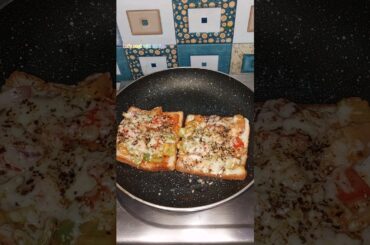 #mini bread pizza recipe l #breadpizzarecipe #breadpizza #bread #pizza #pizzalover #food #recipe #yt