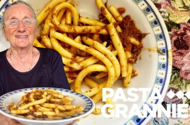 Homemade maccheroni pasta from northern Italy! | Pasta Grannies
