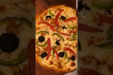 Hot n spicy chicken pizza #short #cooking #pizza #pizza lover