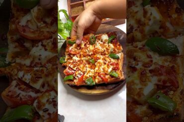 Cheese burst pizza wo bhi jhatpat 10 minute bnao ghar pe #youtubeshorts #shorts