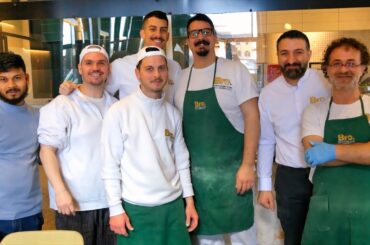 Historic Neapolitan Pizza Family’s 5th Generation: The Secret to Their 80% Hydration Pizza