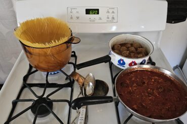 Spaghetti and meatballs just before I add the splash of pasta water