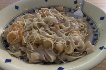 Garlic butter seafood linguine