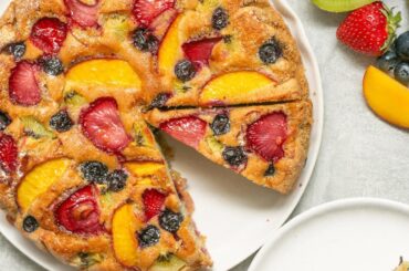 Fresh out of the oven Italian fruit cake 🍰