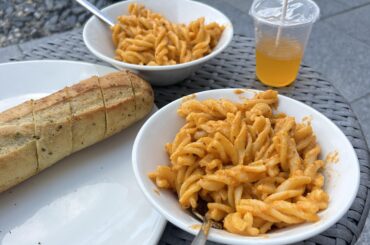 Out in the garden with pasta