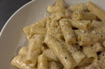 Pasta with cheese and good spices to make it delicious