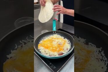 60 Second Pepperoni Pizza Quesadilla #Shorts