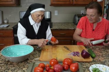 Italian Grandma Makes Tomato Salad with Bread - PANZANELLA