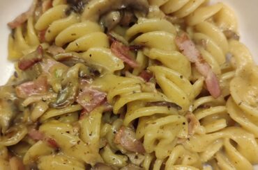 Savory carbonara-inspired pasta