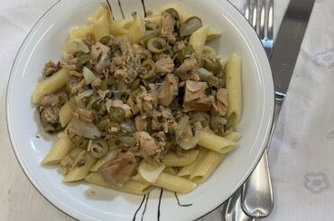 Penne tonno e olio d'oliva