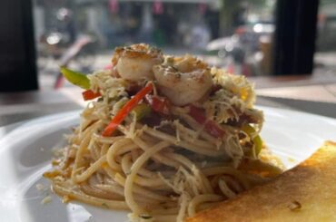 Seafood Pasta with toasted bread
