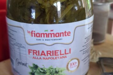 What vegetarian recipes can I make with friarielli