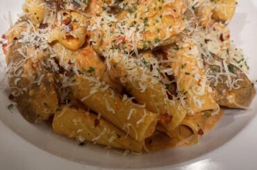Pasta Alla Vodka w/ Italian Sausage