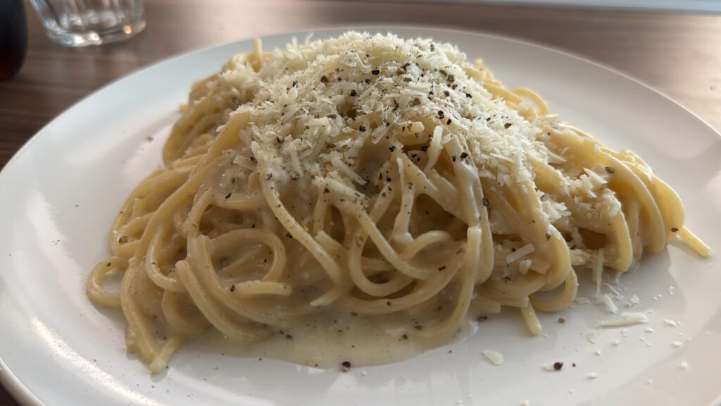 Simple cacio e pepe