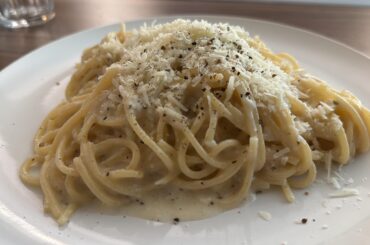 Simple cacio e pepe