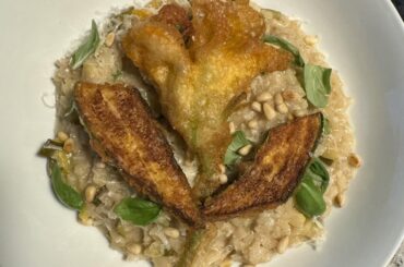 Risotto con zucchini e fiori di zucca