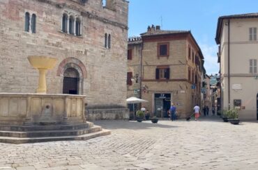 DREAM OF RESTORING AND LIVING IN AN ITALIAN PALACE? Historic Gem in a Vibrant Medieval Town!