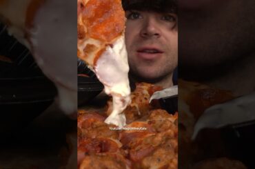 Pizza Hut Pizza & Wings & Ranch, OR Garlic sauce? #asmr #pizza #mukbang