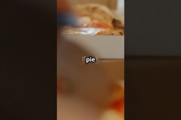 Pizza fit for a Queen!  #didyouknow #foodshorts #funtrivia #popquiz #edutainment